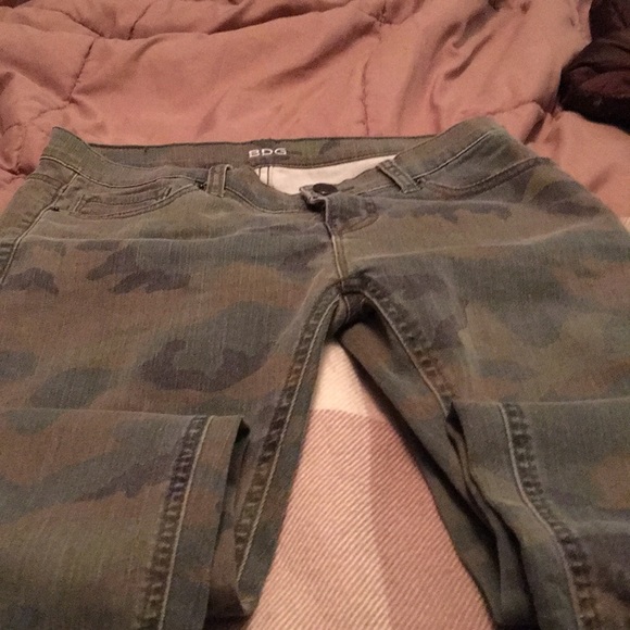 BDG Denim - Camouflage BDG Jeans Midrise 28W, 30L ankle skinny